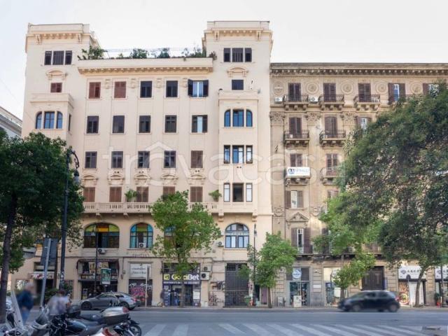 Bilocale in affitto a Palermo via Roma, 188, Kalsa