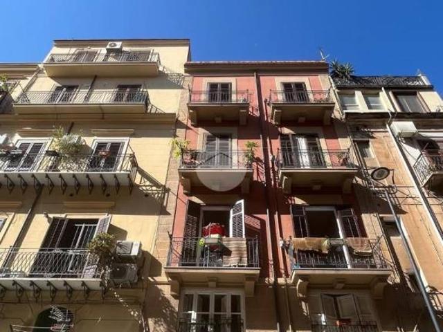 Bilocale in affitto a Palermo via Rosario Riolo, 24, Politeama Ruggiero Settimo