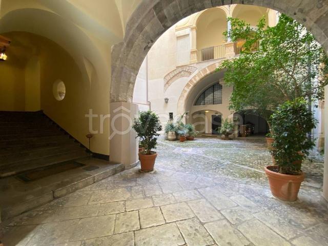 Bilocale in affitto a Palermo piazzetta Santa Sofia, 5, Castellammare