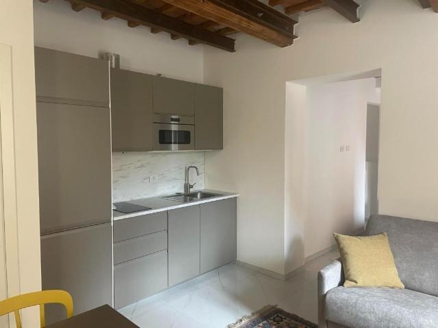 Bilocale in affitto a Pisa piazza Arcivescovado, Santa Maria