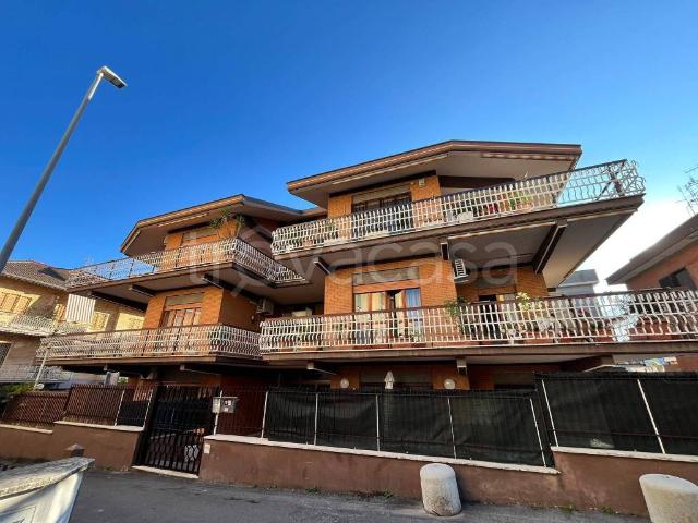 Bilocale in affitto a Roma via Arlena di Castro, Tomba di Nerone