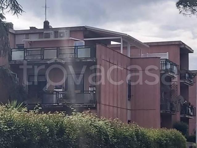 Bilocale in affitto a Roma via Gravina di Puglia, 48, Torre Gaia