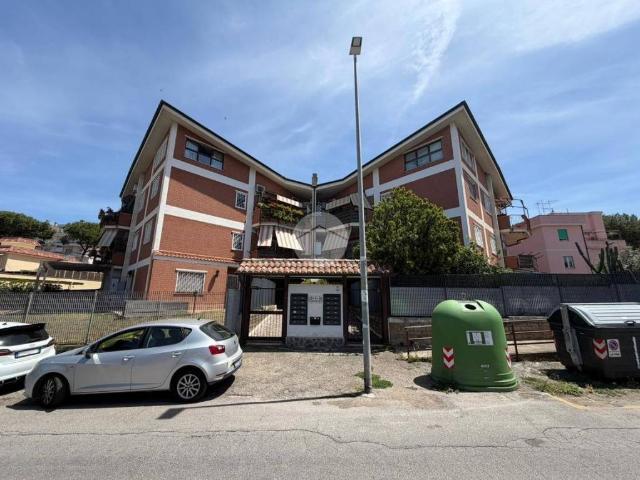 Bilocale in affitto a Roma via Raffaele Garofalo, 31, Romanina