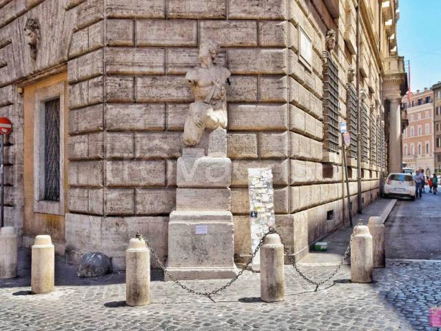 Bilocale in affitto a Roma piazza di Pasquino, Piazza Navona