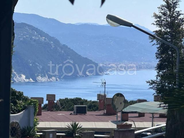 Bilocale in affitto a Rapallo, Porto