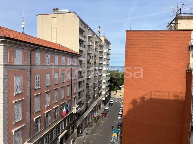 Bilocale in affitto a Trieste via Giuseppe Picciola, 1, San Vito Campi Elisi