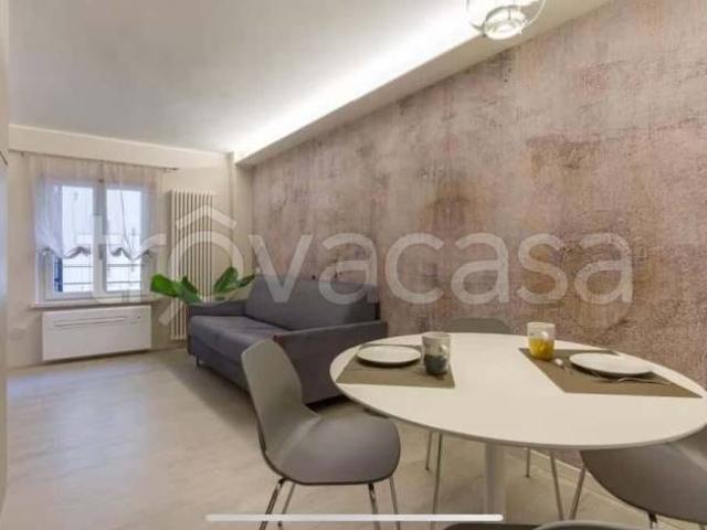Bilocale in affitto a Verona piazza Cittadella, Cittadella Porta Nuova