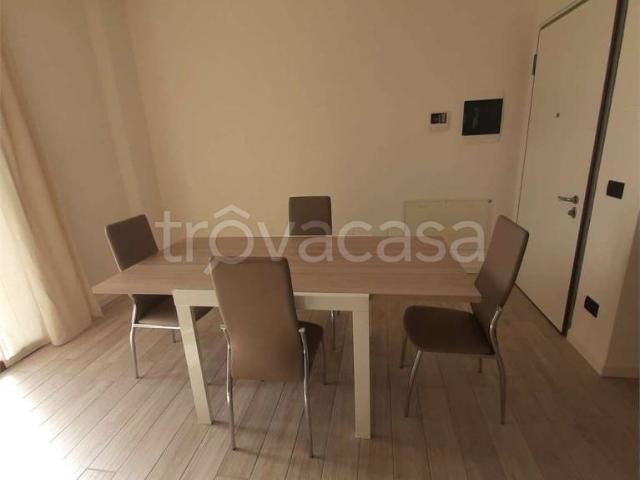Bilocale in affitto a Villa Guardia via Marconi, 18