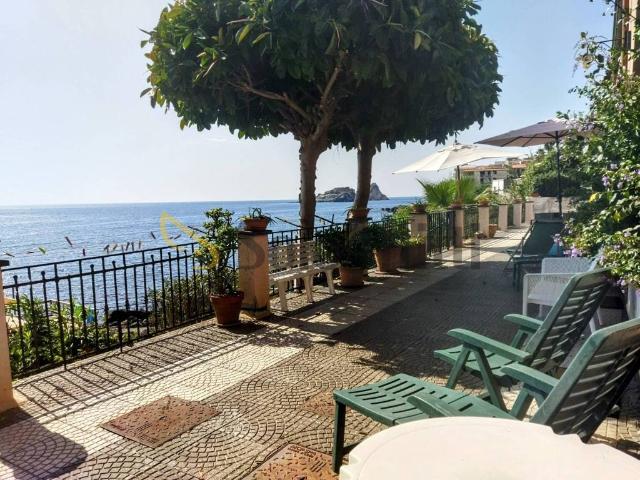 Bilocale in affitto ad Acitrezza, Aci Castello