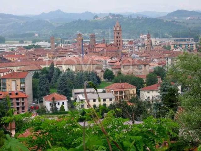 Bilocale in affitto ad Alba via Enrico Toti