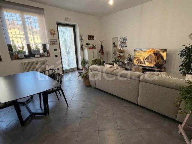 Bilocale in affitto ad Almenno San Salvatore via XXV aprile, 10F