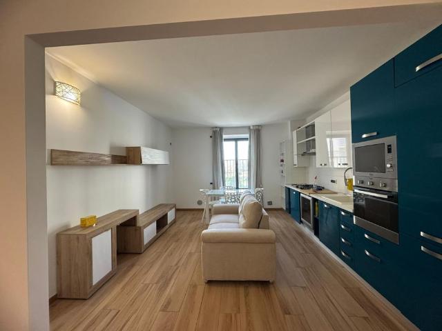 Bilocale in Alzaia Naviglio Pavese, Milano