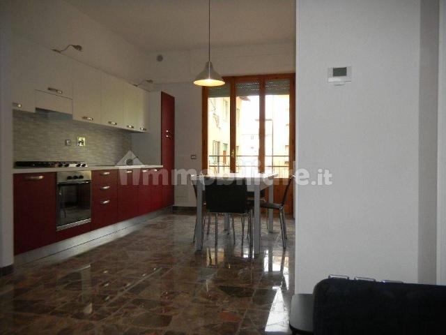 Bilocale largo Usilia 12, Centro, Poggibonsi