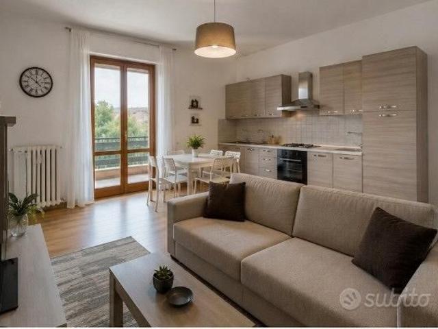 Bilocale Lastra a Signa con balcone