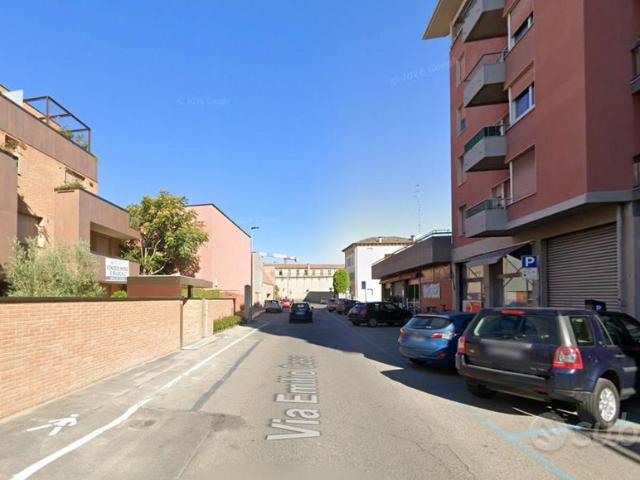 Bilocale luminoso con balcone Parma Centro