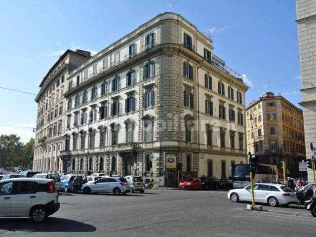 Bilocale Lungotevere Prati 21, Prati, Roma