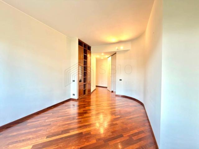 Bilocale ottimo stato, sesto piano, Sempione, Milano