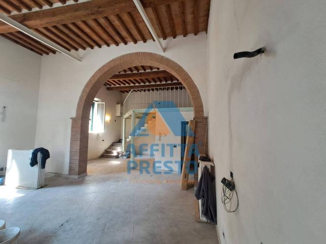 Bilocale ottimo stato, su più livelli, Empoli