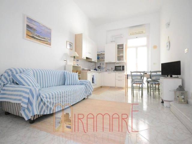 Bilocale ottimo stato, piano terra, Centro, Alassio