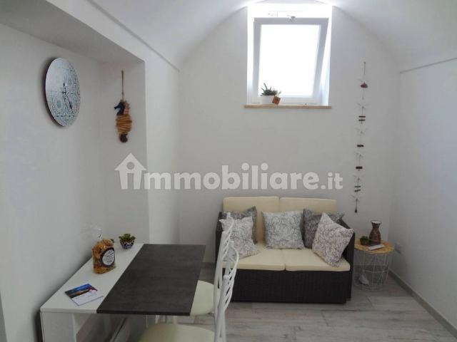 Bilocale ottimo stato, piano terra, Centro, Capri