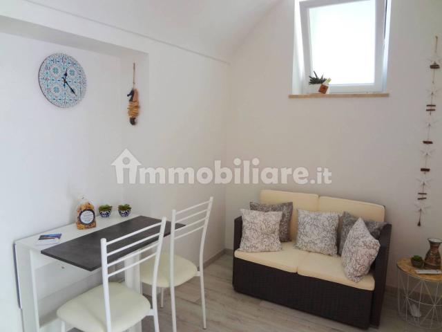 Bilocale ottimo stato, piano terra, Centro, Capri
