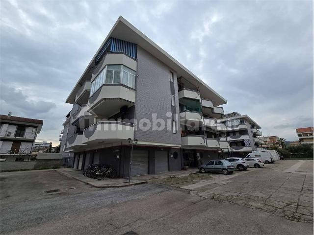 Bilocale ottimo stato, primo piano, Santa Filomena, Montesilvano