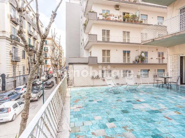 Bilocale ottimo stato, primo piano, Vomero, Napoli