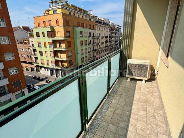 Bilocale ottimo stato, quarto piano, De Angeli, Milano