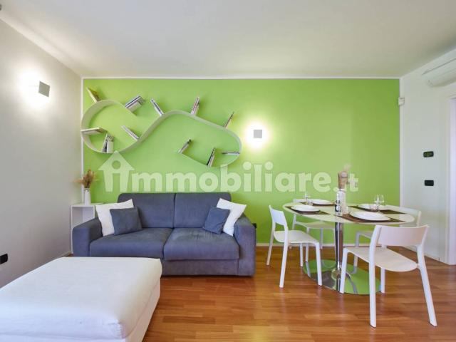 Bilocale ottimo stato, quinto piano, Barona, Milano