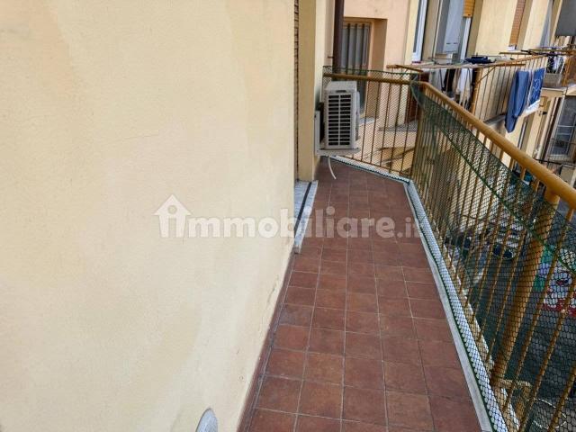 Bilocale ottimo stato, secondo piano, Porto Maurizio, Imperia