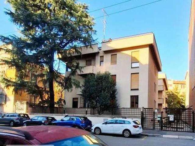 Bilocale P.ta genova, romolo, solari