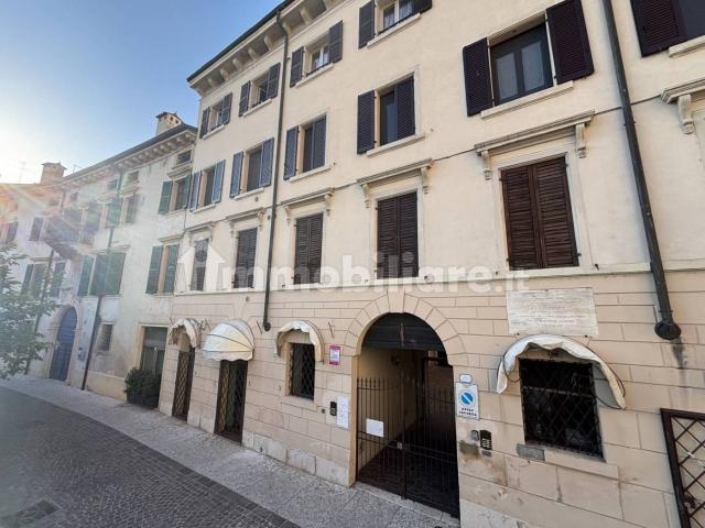 Bilocale piazza Cittadella, Cittadella Porta Nuova, Verona