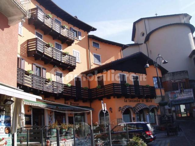 Bilocale piazza Garibaldi, 9, Centro, Barzio