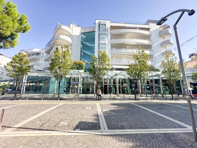 Bilocale piazza Giosuè Carducci, Lido Centro Ovest, Jesolo