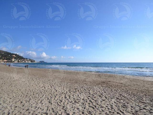 Bilocale piazza Frati Capuccini, Borgo Coscia, Alassio