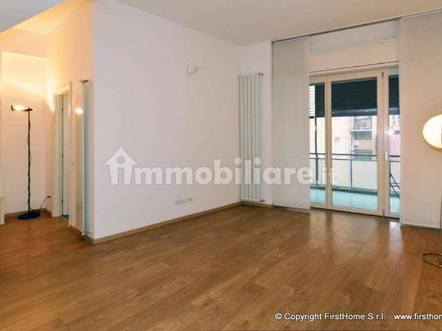 Bilocale piazza San Ambrogio, Sant'Ambrogio, Milano