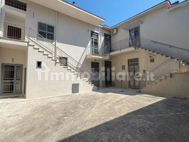 Bilocale piazza San Giovanni, Centro, Roccarainola