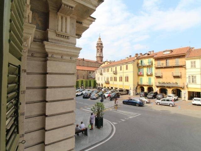 Bilocale piazzetta Santa Maria 1, Centro, Saluzzo