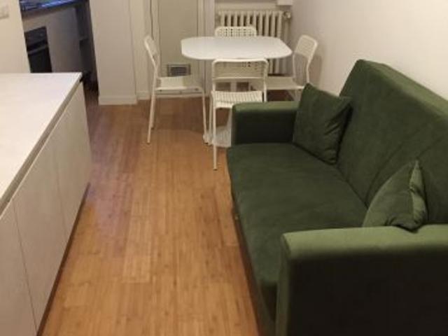 Bilocale ristrutturato con balcone a Rozzano