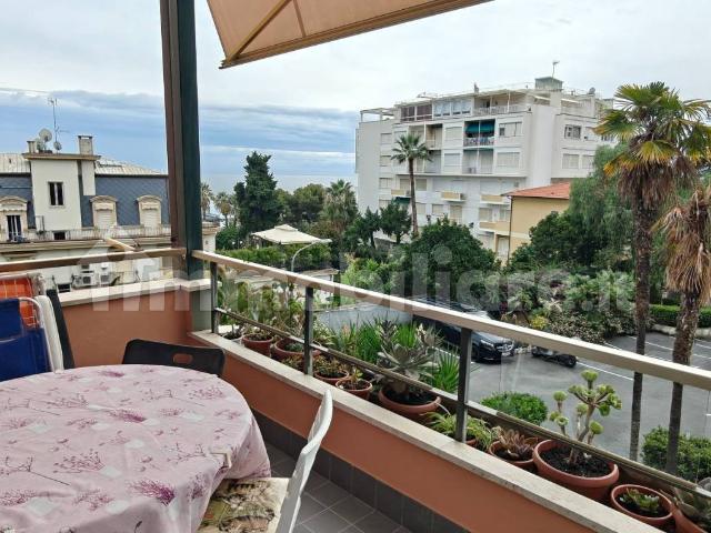 Bilocale salita al Grand Albergo 6, Corso degli Inglesi, Sanremo