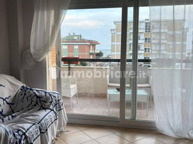 Bilocale Strada Lungomare 1427, Latina Lido, Latina