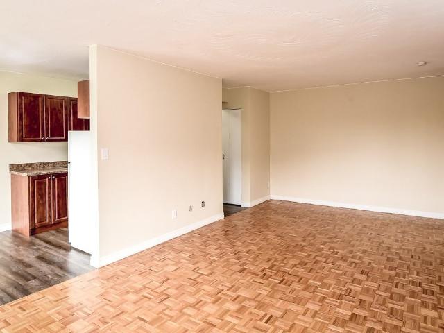 Birchwood Apartments 1 Bedroom Apartment for Rent at 484 Queenston Rd, Hamilton, ON L8K 1J4 Glendale