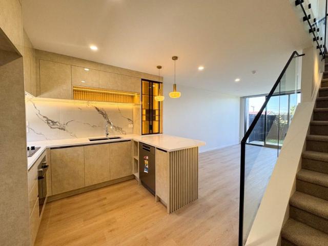 Birkdale, 2 bedrooms