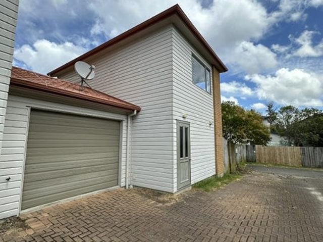 Birkdale, 2 bedrooms