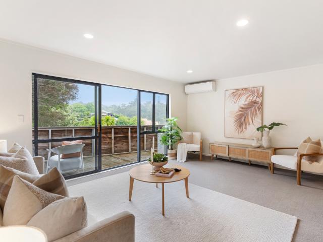 Birkenhead Townhouse With Double Garage