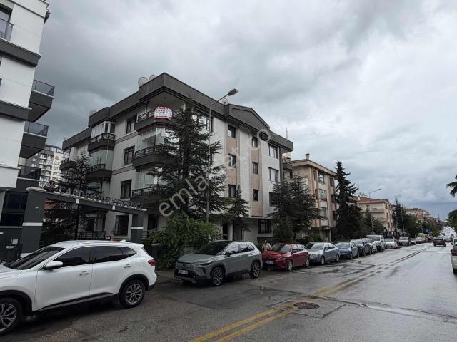Birlik Mah. 450. Cadde Üstü Asansörlü 220 M2 Satılık 4+1 Daire