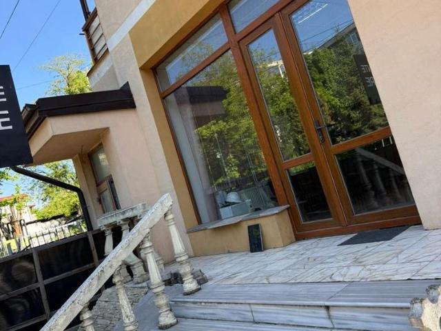 birou la casa totul separat intrare separata 30 mp 1500 lei