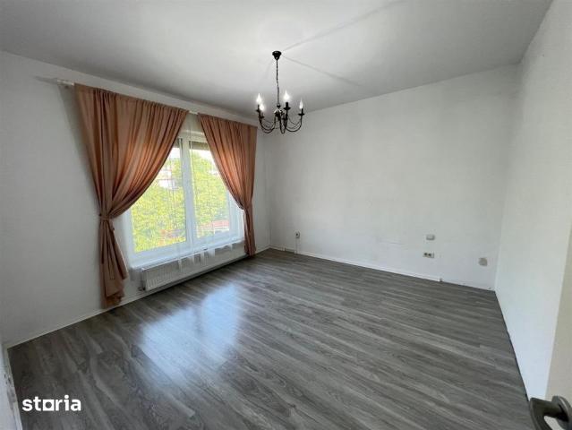 Birou la Casa 4 Camere 120 mp + Terasa 20 mp + Garaj 60 mp + curte 80m