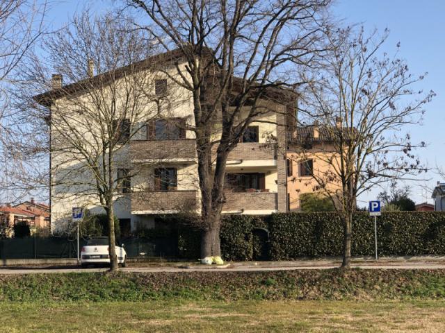 Bi/Trilocale in Vendita a Cento