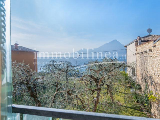 Bi/Trilocale in Vendita a Torri del Benaco